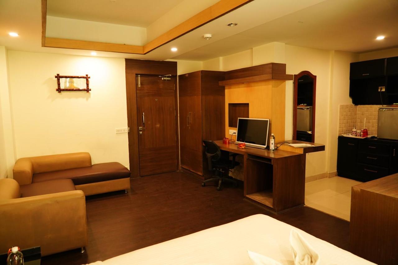 Capital O 3246 The Bouvice Hotel Bangalore Exterior foto